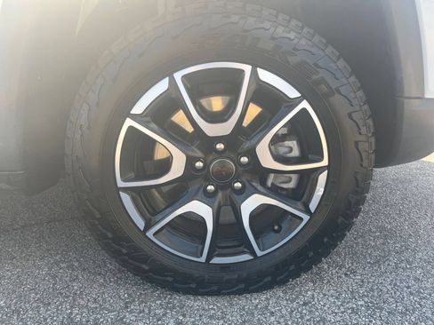 Used 2025 Jeep Compass Trailhawk AWD/4WD image 28