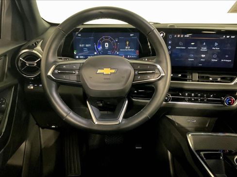 Used 2025 Chevrolet Equinox LT image 5