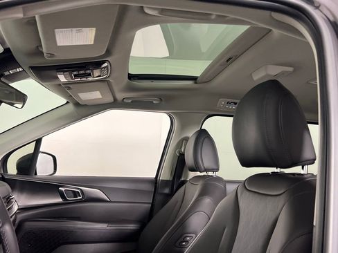 Used 2025 Kia Carnival SX w/ SX Dark Edition Package image 23