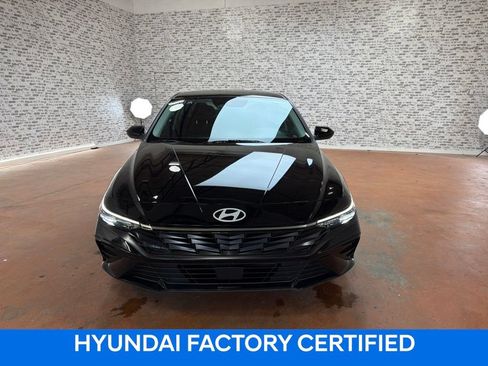 Used 2024 Hyundai Elantra SEL w/ Convenience Package FWD image 2