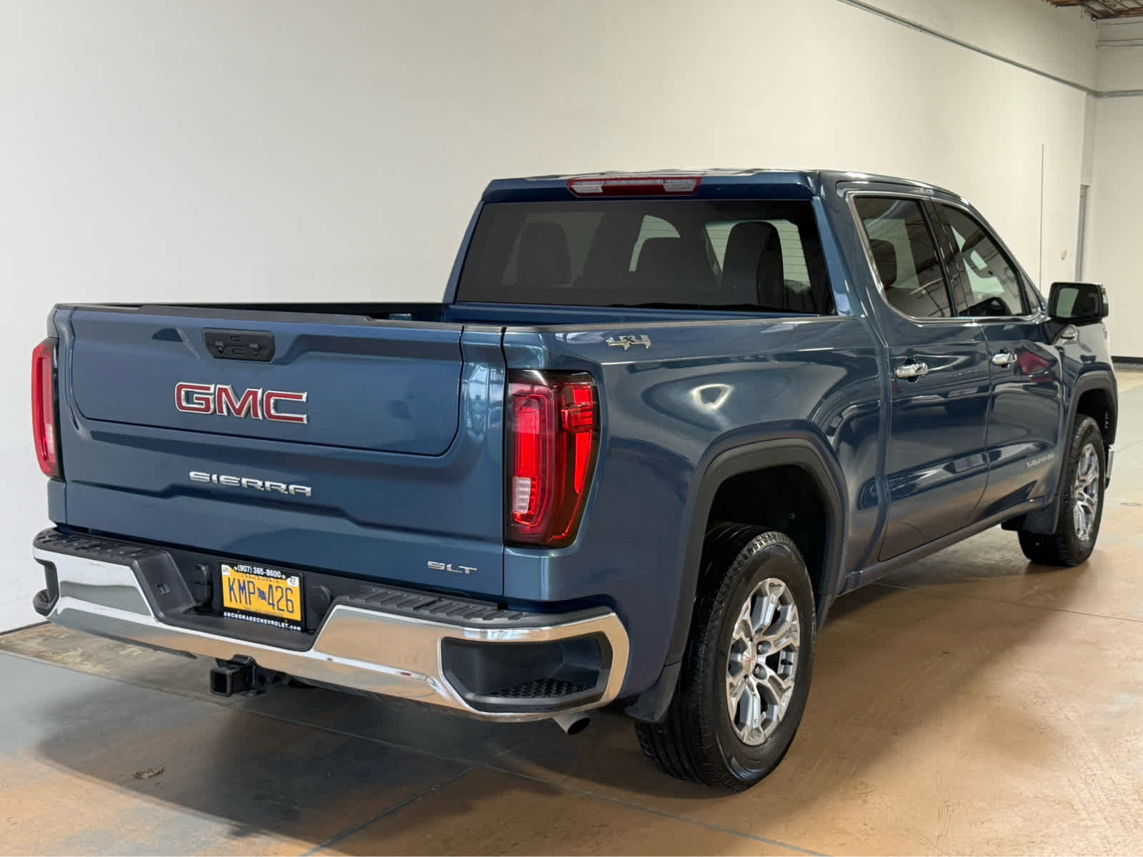 Used 2024 GMC Sierra 1500 SLT AWD/4WD image 7