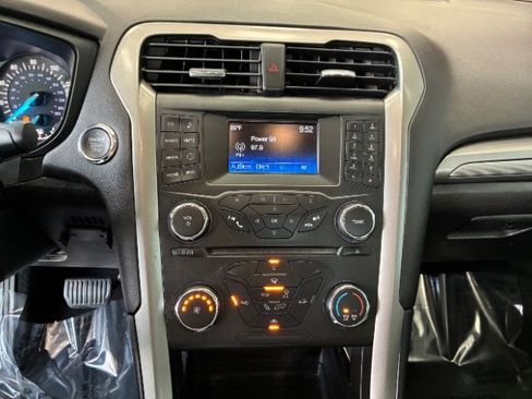 Used 2018 Ford Fusion S image 16