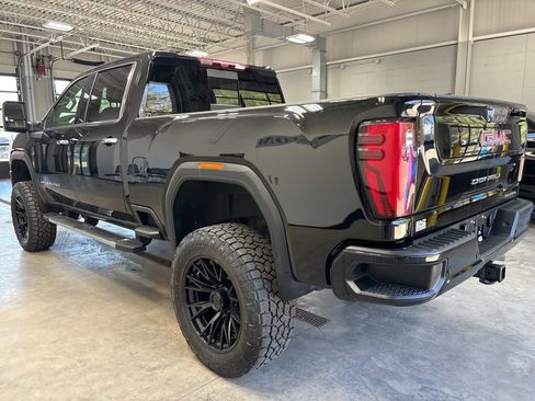 Used 2024 GMC Sierra 2500 Denali w/ Denali Reserve Package image 12