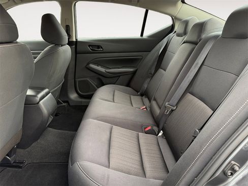 Used 2024 Nissan Altima 2.5 SV image 13