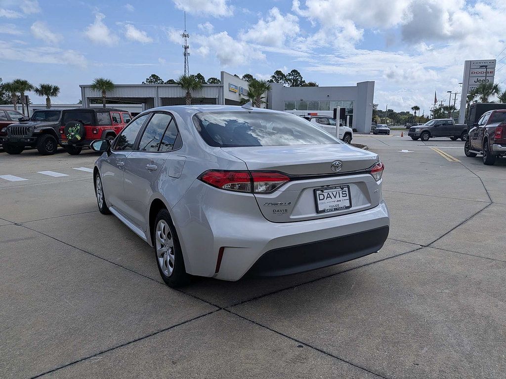 Used 2023 Toyota Corolla LE FWD image 6