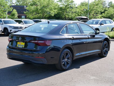 Used 2023 Volkswagen Jetta SE FWD image 7