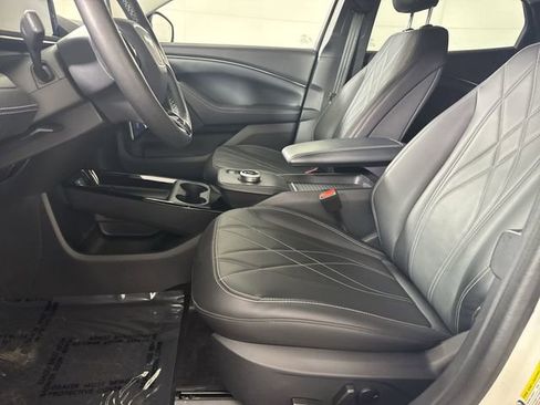 Used 2021 Ford Mustang Mach-E Select w/ Comfort/Appearance Package image 4