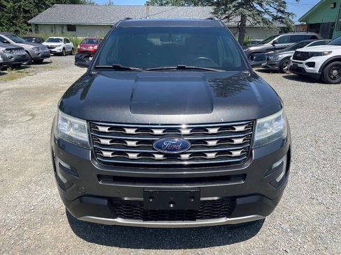 Used 2016 Ford Explorer XLT w/ Equipment Group 202A AWD/4WD image 2