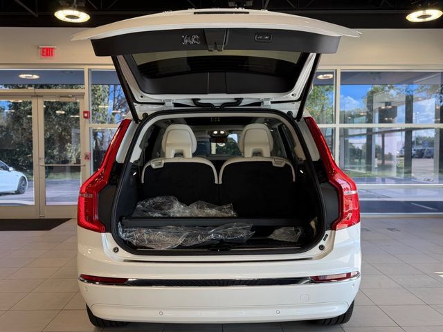 Used 2024 Volvo XC90 B5 Plus w/ Protection Package Premier AWD/4WD image 37