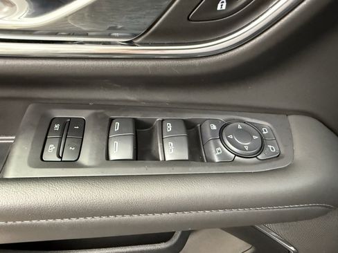 Used 2024 Chevrolet Suburban Z71 w/ Luxury Package image 12