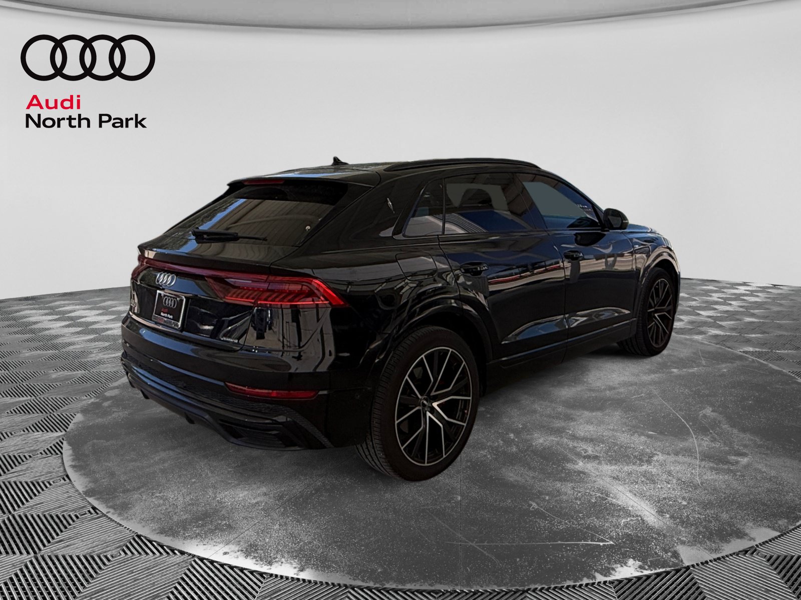 Used 2019 Audi Q8 Prestige w/ Adaptive Chassis Package AWD/4WD image 5