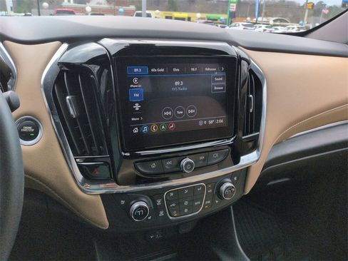 Used 2023 Chevrolet Traverse Premier image 23