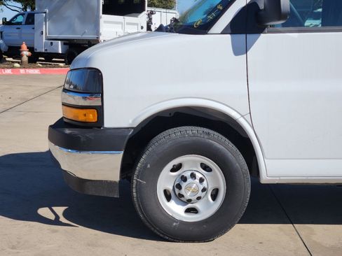 New 2024 Chevrolet Express 2500 w/ Driver Convenience Package image 14