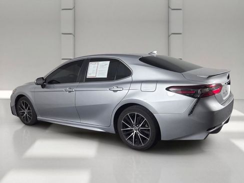 Used 2022 Toyota Camry SE FWD image 7