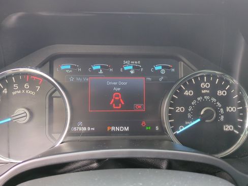 Used 2019 Ford F150 Lariat w/ Max Trailer Tow Package image 20