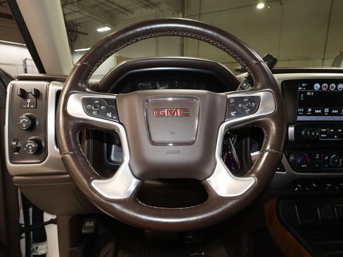 Used 2018 GMC Sierra 1500 SLT w/ SLT Premium Package AWD/4WD image 9
