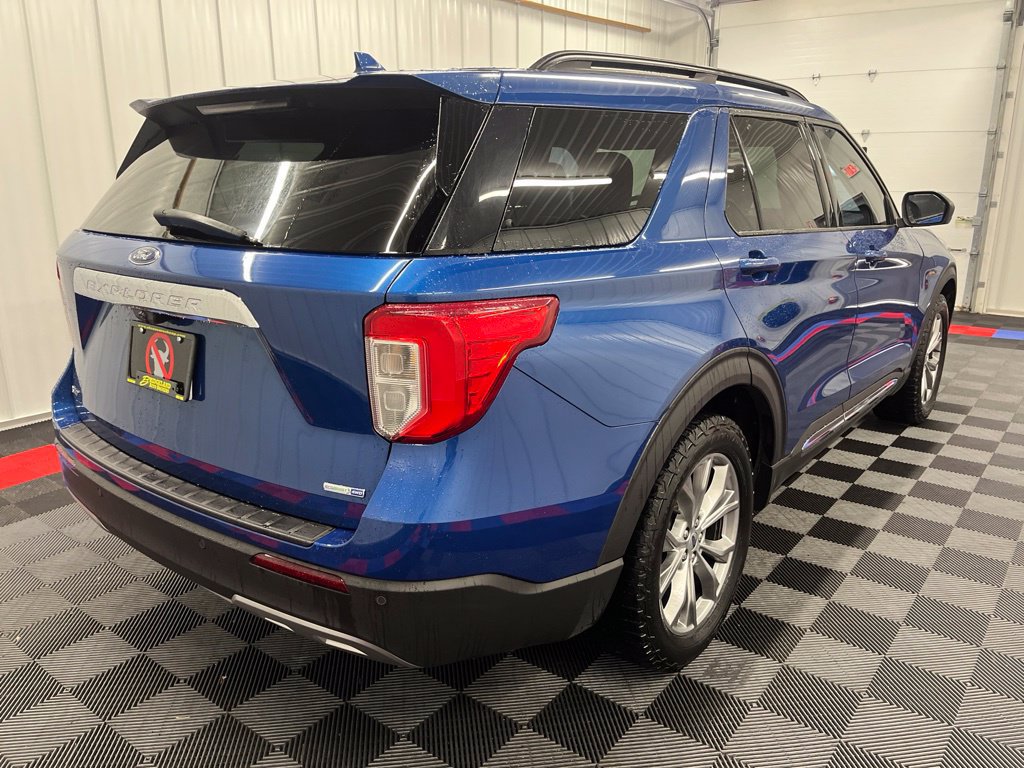 Used 2020 Ford Explorer XLT w/ Equipment Group 202A AWD/4WD image 3