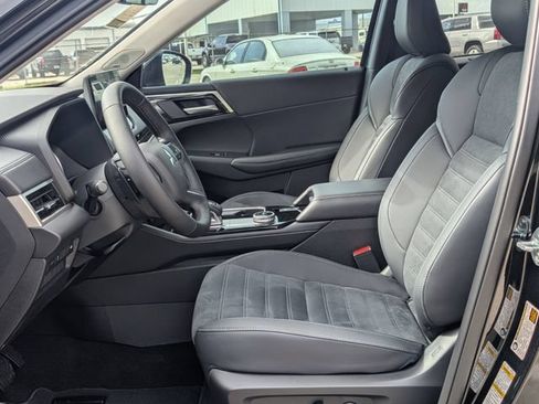 New 2026 Mitsubishi Outlander SE FWD image 13