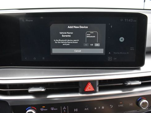 Used 2025 Kia Sorento S FWD image 25