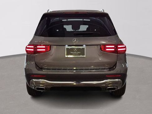 Used 2026 Mercedes-Benz GLB 250 4MATIC image 5