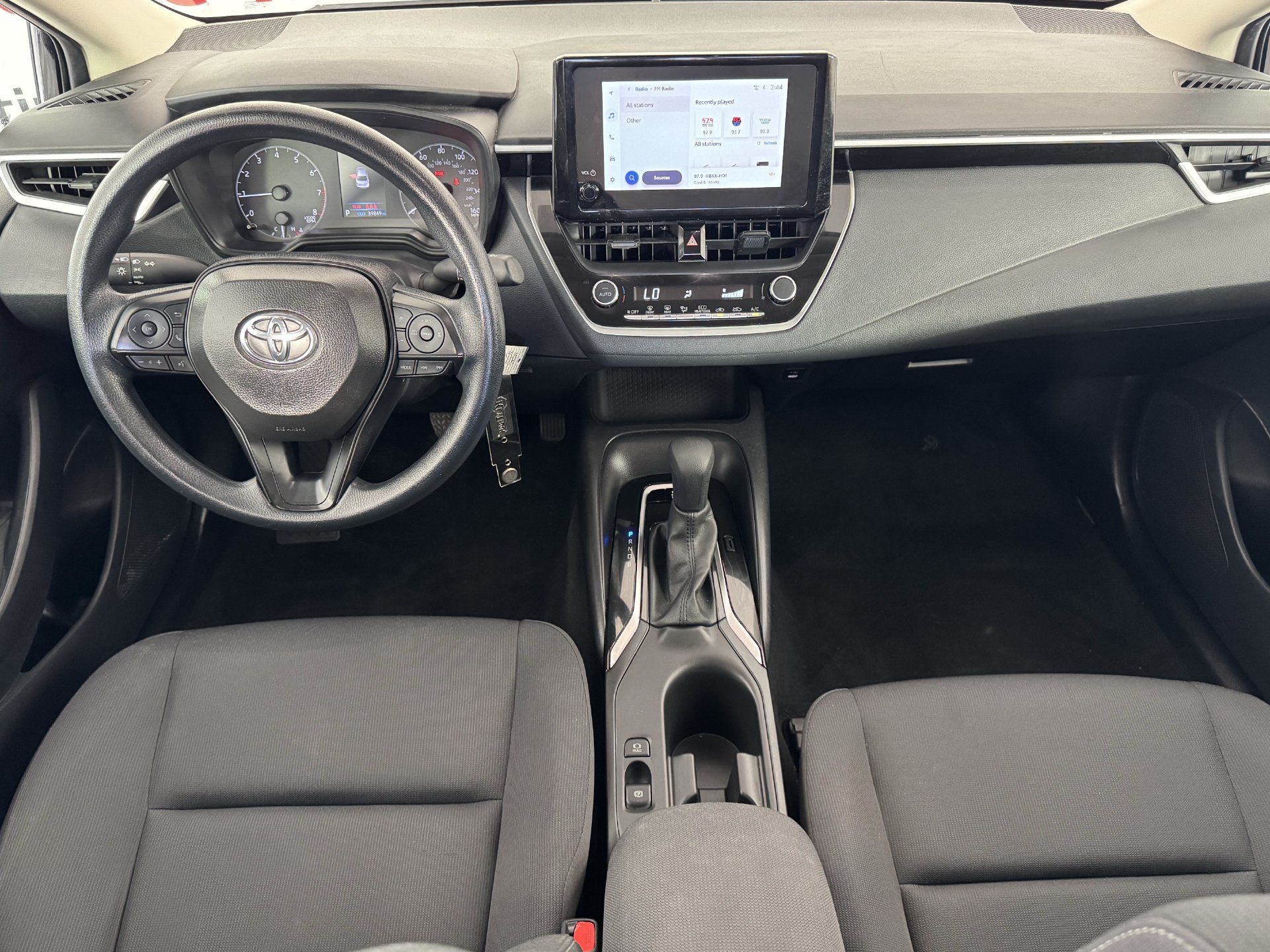Certified 2025 Toyota Corolla LE FWD image 24