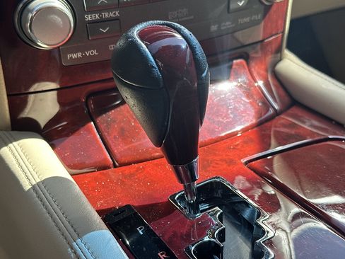 Used 2011 Lexus LS 460 AWD w/ Luxury Value Edition image 25