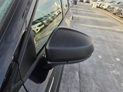 Used 2022 Volkswagen Taos S FWD image 9