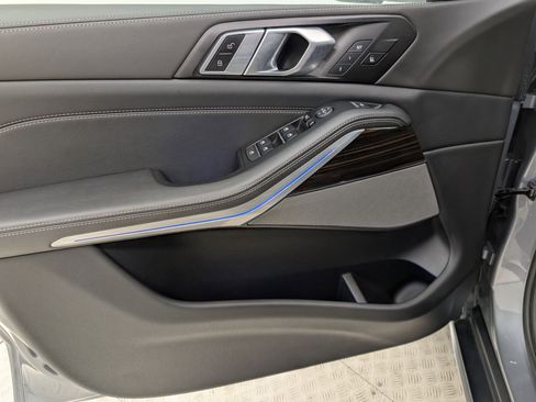 Certified 2024 BMW X5 xDrive40i w/ Premium Package image 14