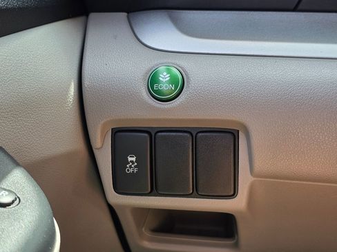 Used 2013 Honda CR-V LX image 39