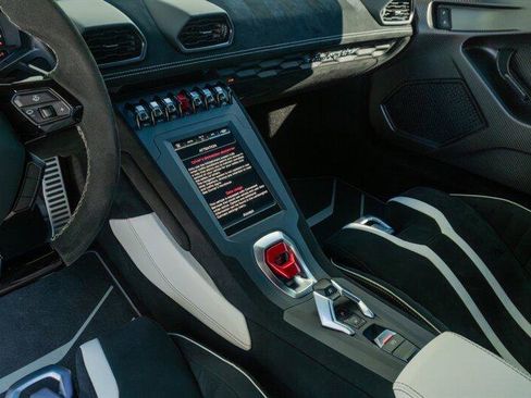 Used 2021 Lamborghini Huracan STO image 63