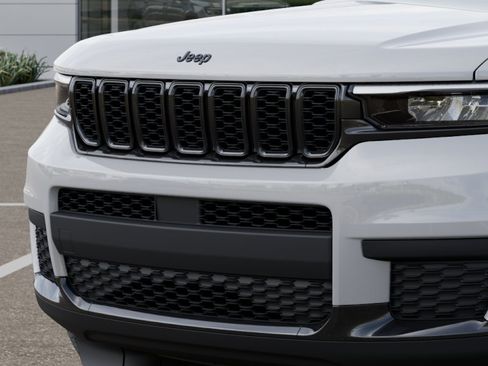 New 2025 Jeep Grand Cherokee L Altitude image 27