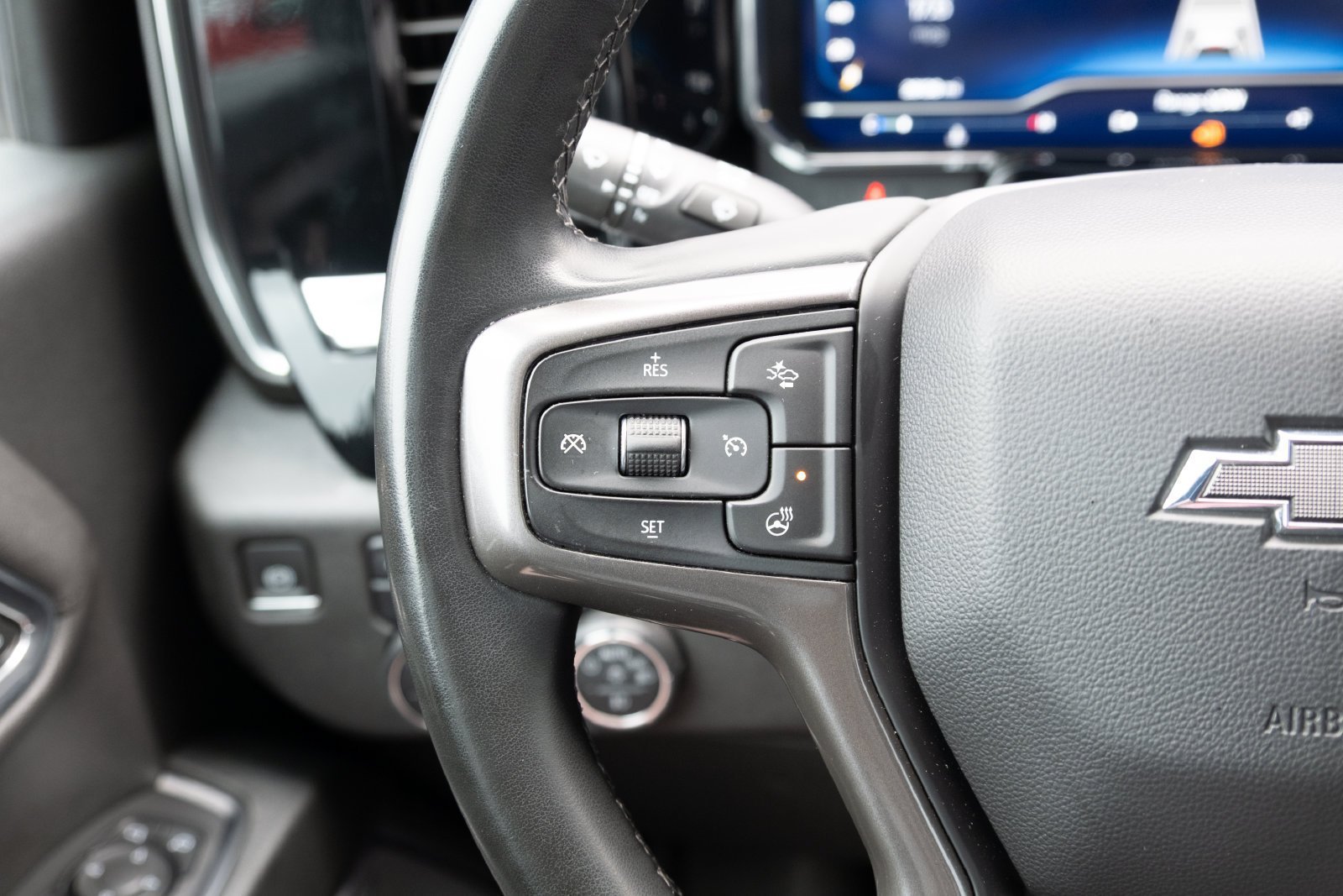 Used 2024 Chevrolet Silverado 3500 High Country w/ High Country Premium Package AWD/4WD image 6