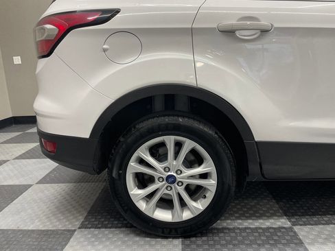 Used 2017 Ford Escape SE image 12