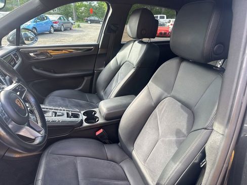Used 2017 Porsche Macan AWD/4WD image 26