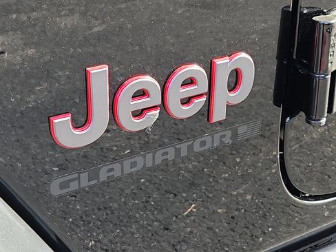 New 2025 Jeep Gladiator Rubicon w/ Safety Group image 24