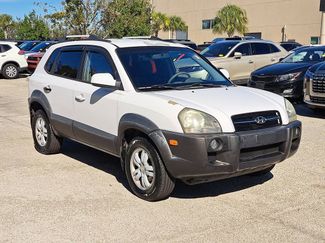 Used 2007 Hyundai Tucson SE video 2