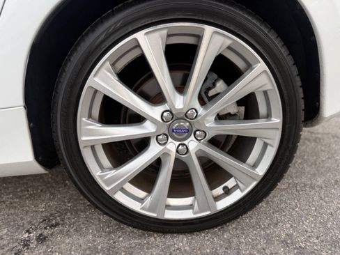 Used 2016 Volvo S60 T5 Inscription Platinum w/ Climate Package FWD image 10