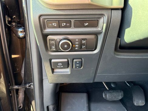 Used 2024 Ford F150 Lariat w/ FX4 Off-Road Package image 20