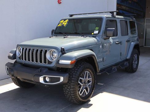 Used 2024 Jeep Wrangler Unlimited Sahara w/ Technology Group AWD/4WD image 1