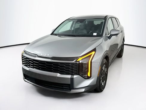 Used 2026 Kia Sportage LX FWD image 3