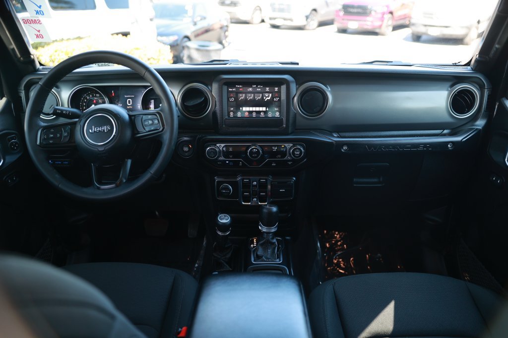 Used 2023 Jeep Wrangler Unlimited AWD/4WD image 25
