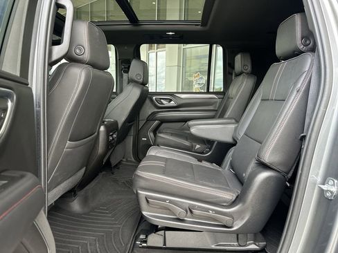 Used 2021 Chevrolet Suburban RST w/ Luxury Package AWD/4WD image 21