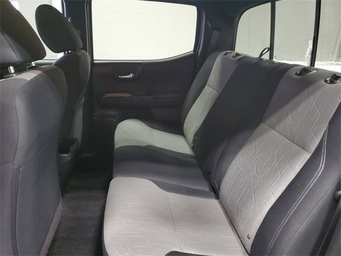 Used 2021 Toyota Tacoma TRD Off-Road image 12