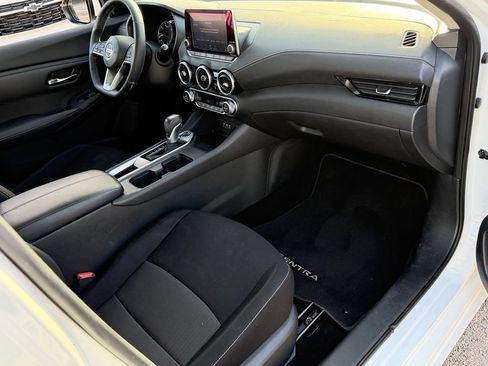 Certified 2021 Nissan Sentra SV FWD image 18