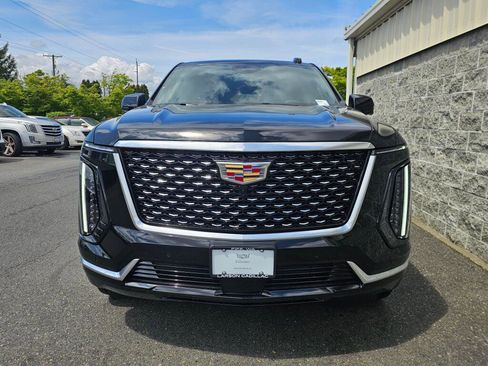 New 2026 Cadillac Escalade 4WD w/ LPO, Floor Liner Package image 12