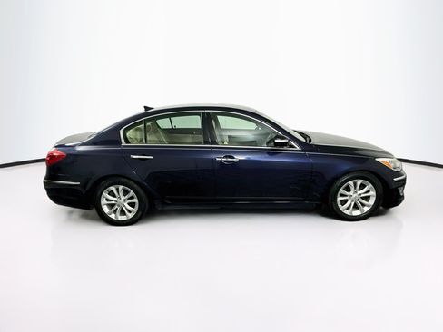 Used 2013 Hyundai Genesis 3.8 RWD image 10