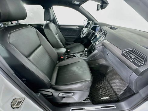 Used 2023 Volkswagen Tiguan SE R-Line FWD image 31