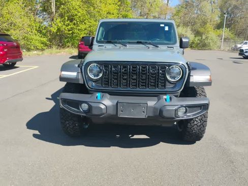 Used 2024 Jeep Wrangler Unlimited AWD/4WD image 2