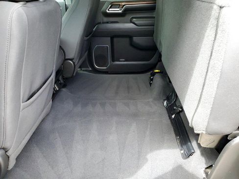Used 2023 Chevrolet Silverado 1500 LT AWD/4WD image 16