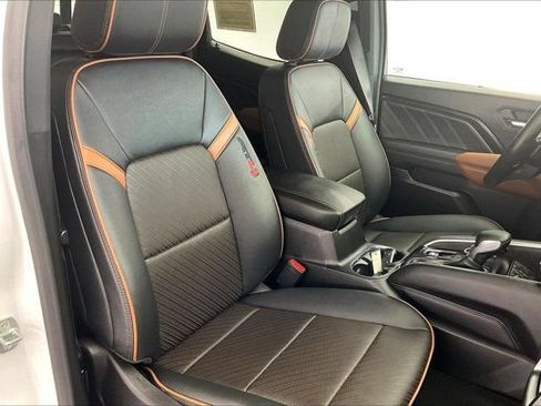 Used 2024 GMC Canyon AT4 w/ AT4 Premium Package AWD/4WD image 6